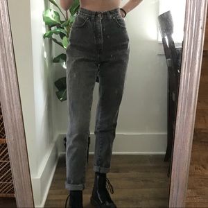 SOLD Vintage Gray Levi’s Mom Jeans